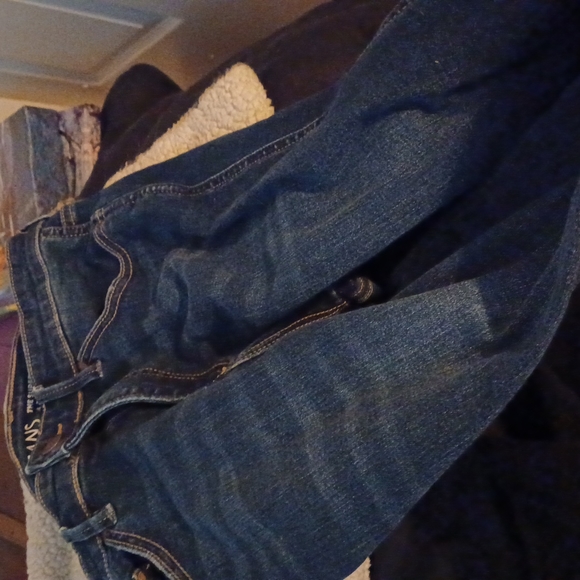 2 pairs of once-worn jeans- size 29  petite.  Skinny and high-rise. $15/  both. - Picture 5 of 6